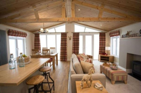 Cairn Lodge